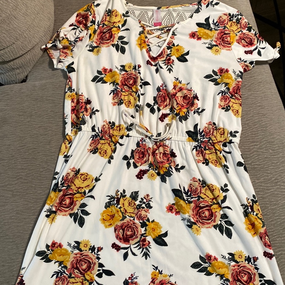 Flower print XXL dress. Soft material in good condition